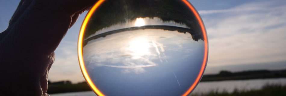 Glaskugel in der Sonne